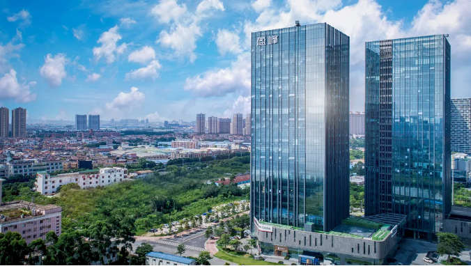 坚定战略聚焦、持续投入研发，环卫服务营收21.62亿、在手年化36.43亿、合同总额445亿