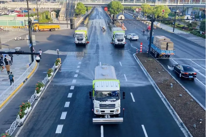 路面见本色丨必一运动Bsports环境新能源环卫装备服务上海进博会！